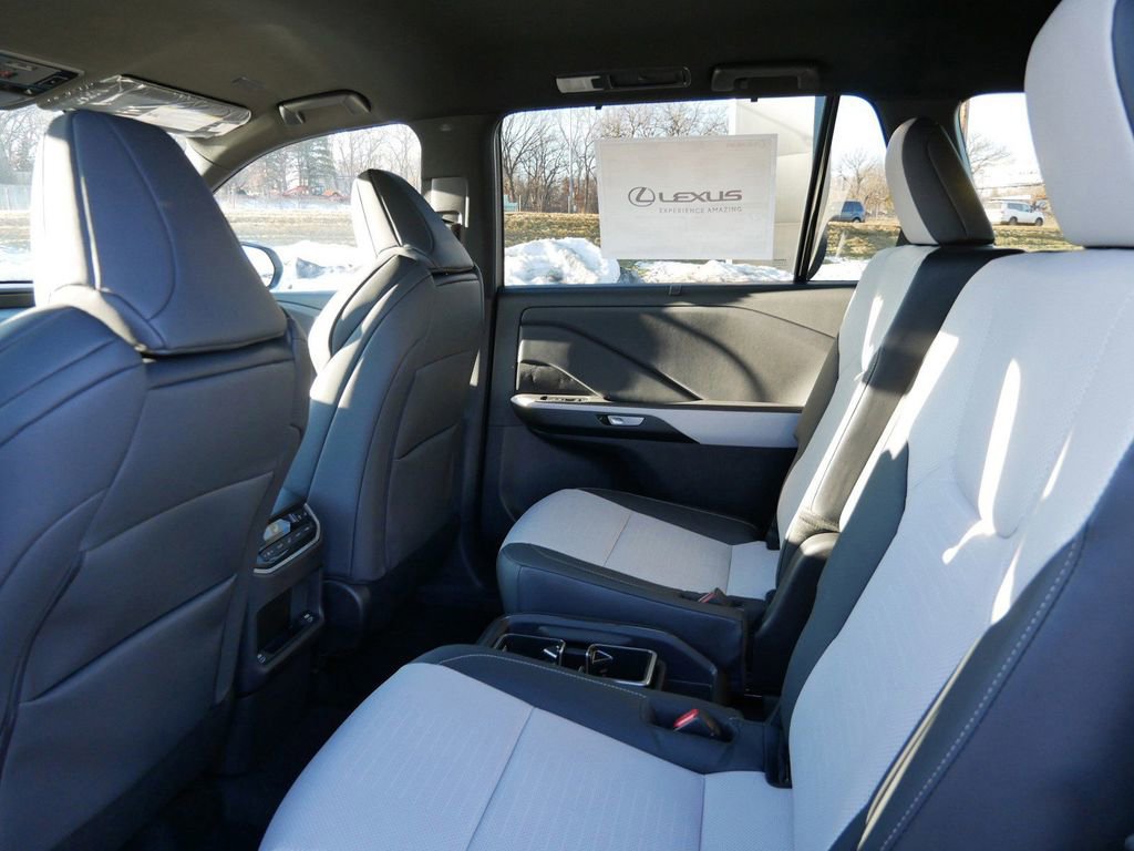 New 2026 Lexus TX 500h AWD image 27