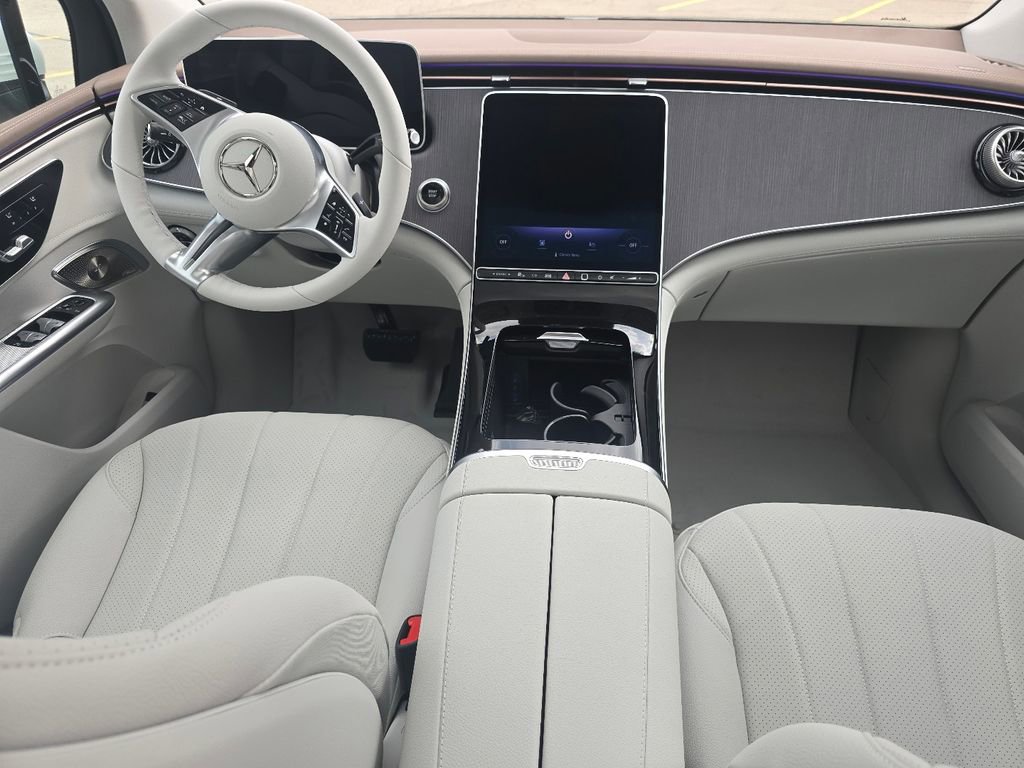 New 2026 Mercedes-Benz EQE 320 4MATIC SUV image 21