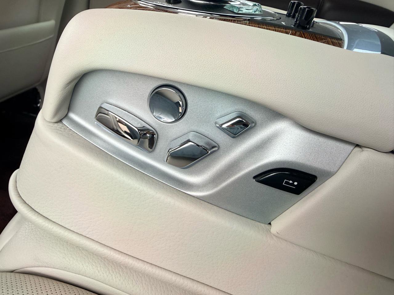 Used 2012 Rolls-Royce Ghost RWD image 39