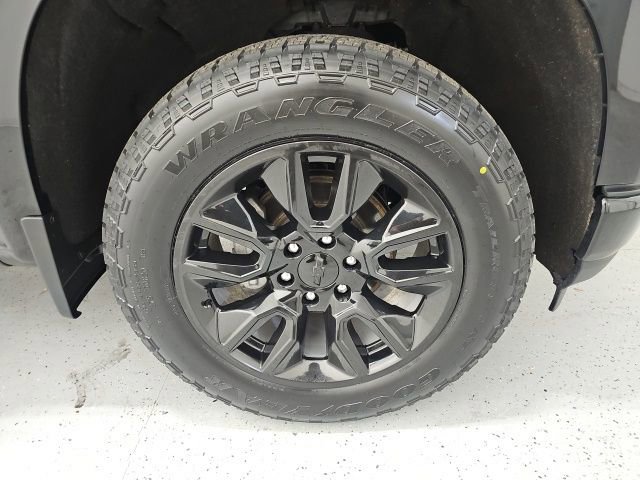 Used 2021 Chevrolet Silverado 1500 Custom image 8