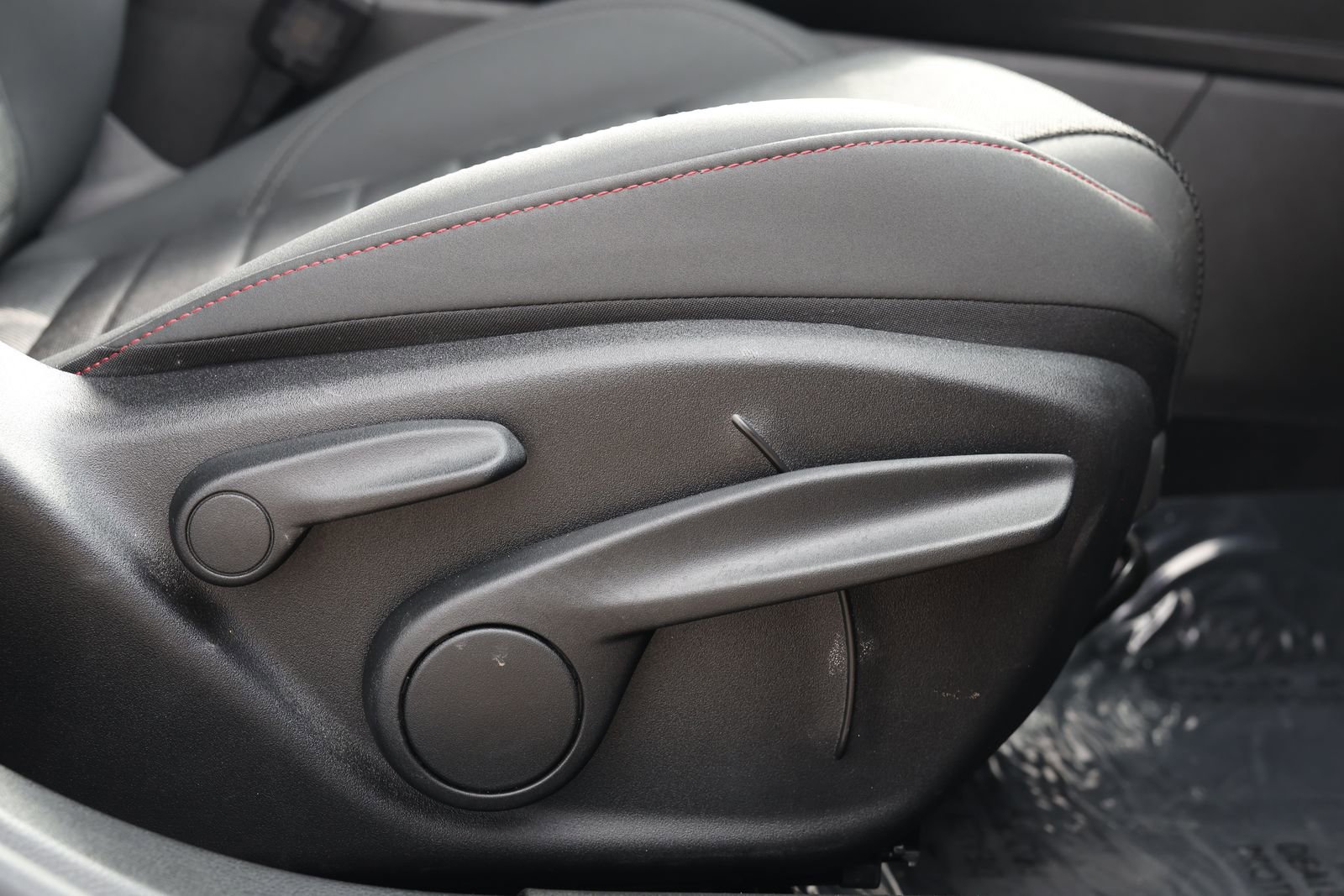 Used 2024 Dodge Hornet R/T image 31