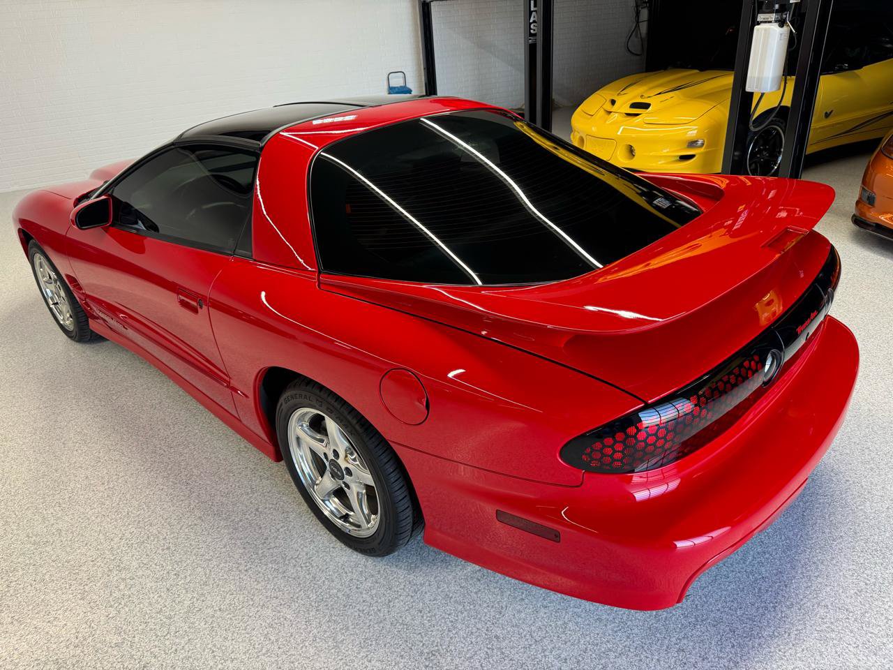 Used 1999 Pontiac Firebird Formula RWD image 12