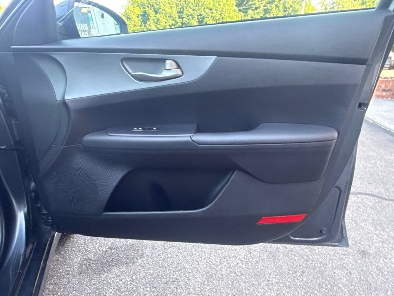 Used 2019 Kia Forte LXS FWD image 15