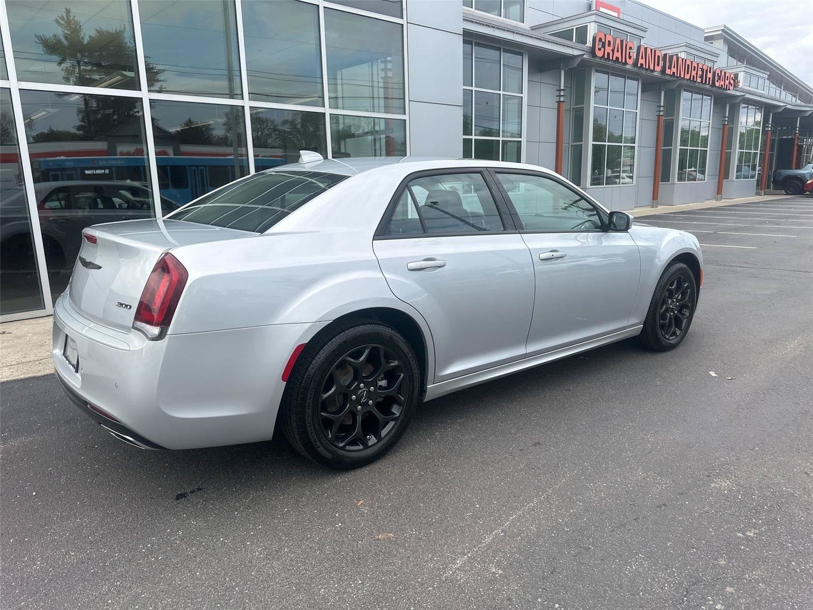 Used 2023 Chrysler 300 Touring L w/ Comfort Group AWD/4WD image 7