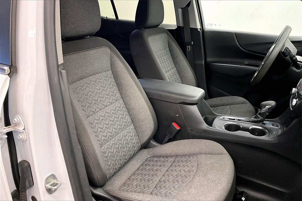 Used 2023 Chevrolet Equinox LT w/ LPO, Floor Liner Package image 6