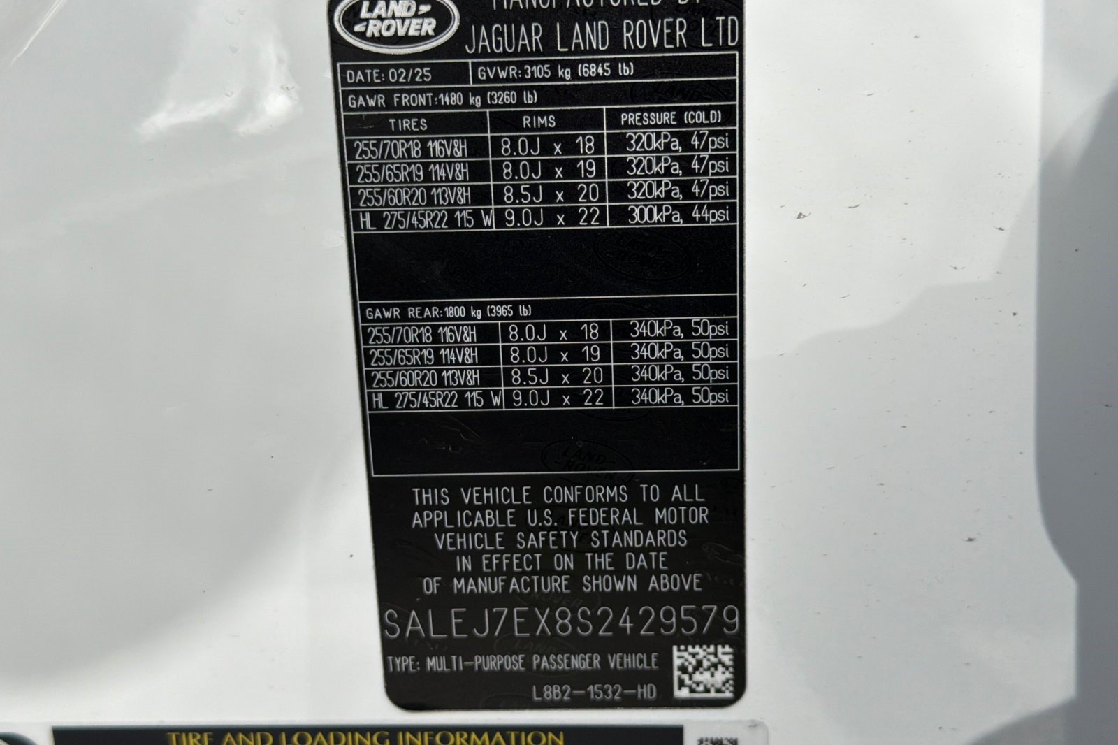 Used 2025 Land Rover Defender 110 S AWD/4WD image 28