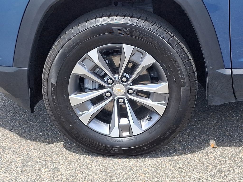 Used 2025 Chevrolet Equinox LT AWD/4WD image 8