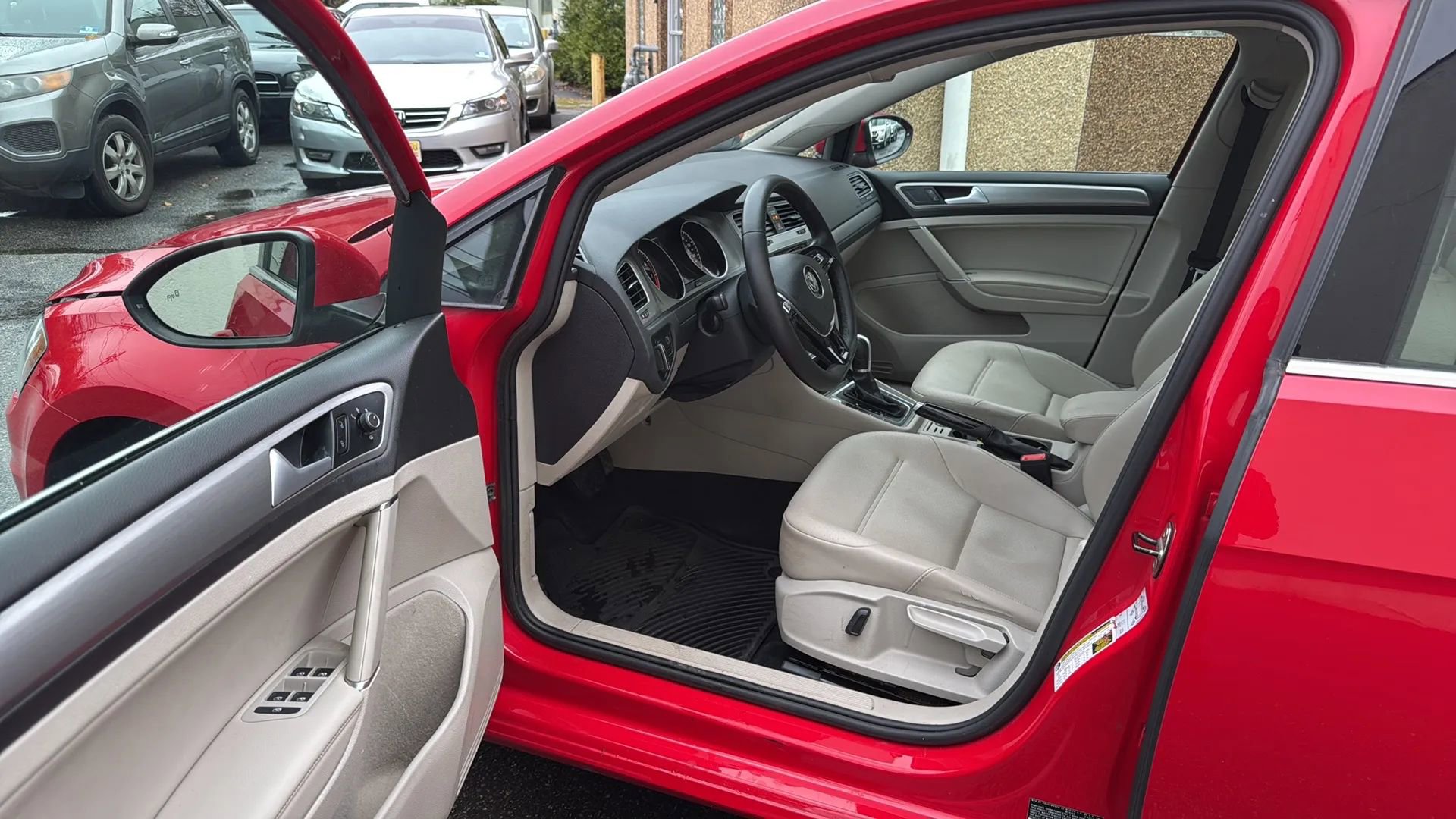 Used 2016 Volkswagen Golf Limited Edition image 23