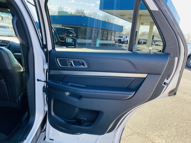 Used 2018 Ford Explorer XLT w/ Equipment Group 202A image 16