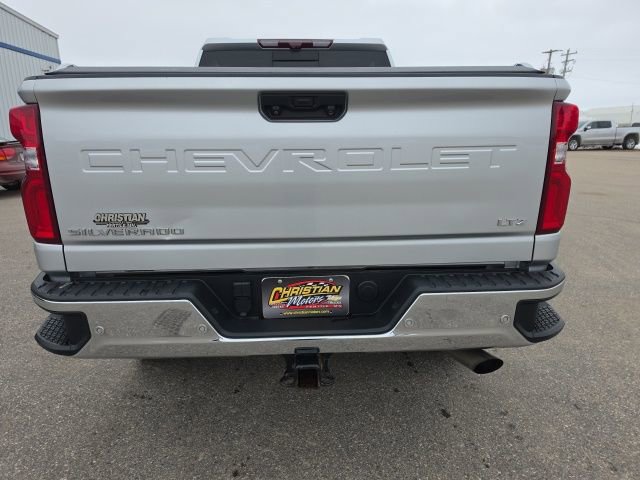 Used 2021 Chevrolet Silverado 2500 LTZ w/ LTZ Premium Package image 4