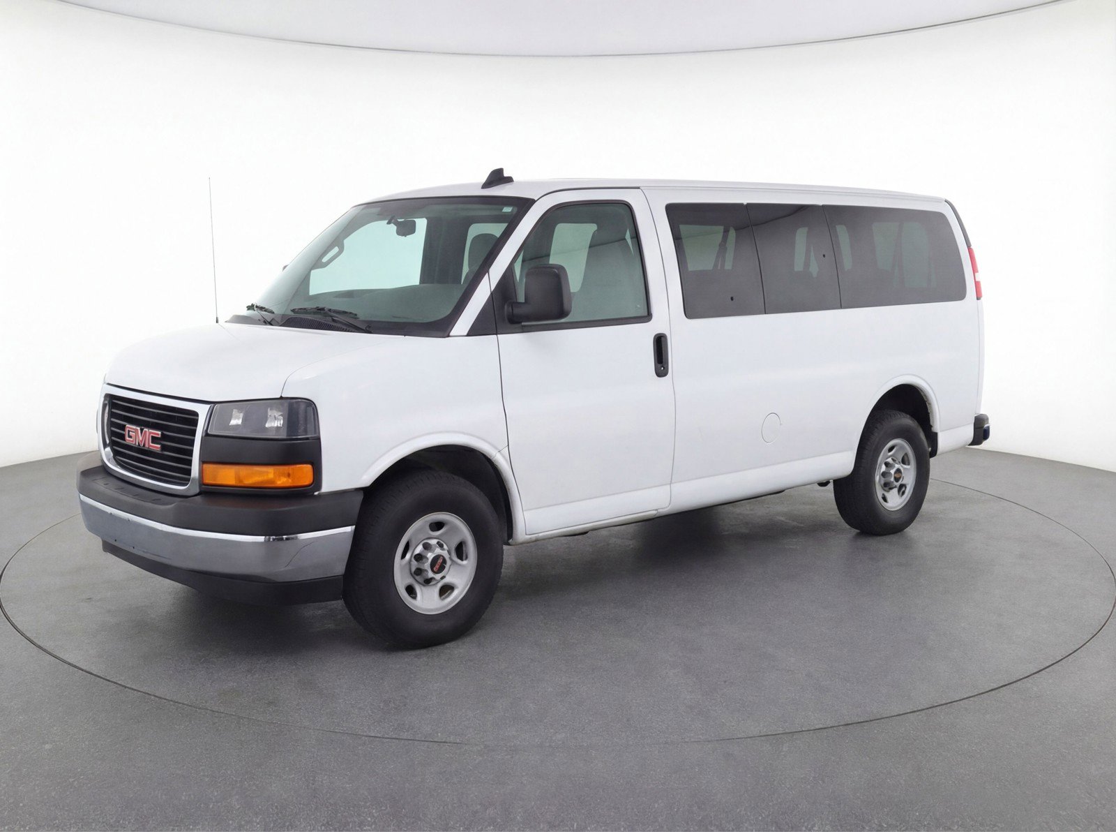 Used 2025 GMC Savana 3500 LT w/ LT Preferred Equipment Group image 3