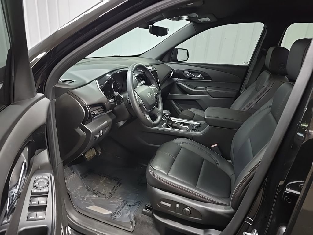 Used 2023 Chevrolet Traverse RS AWD/4WD image 28