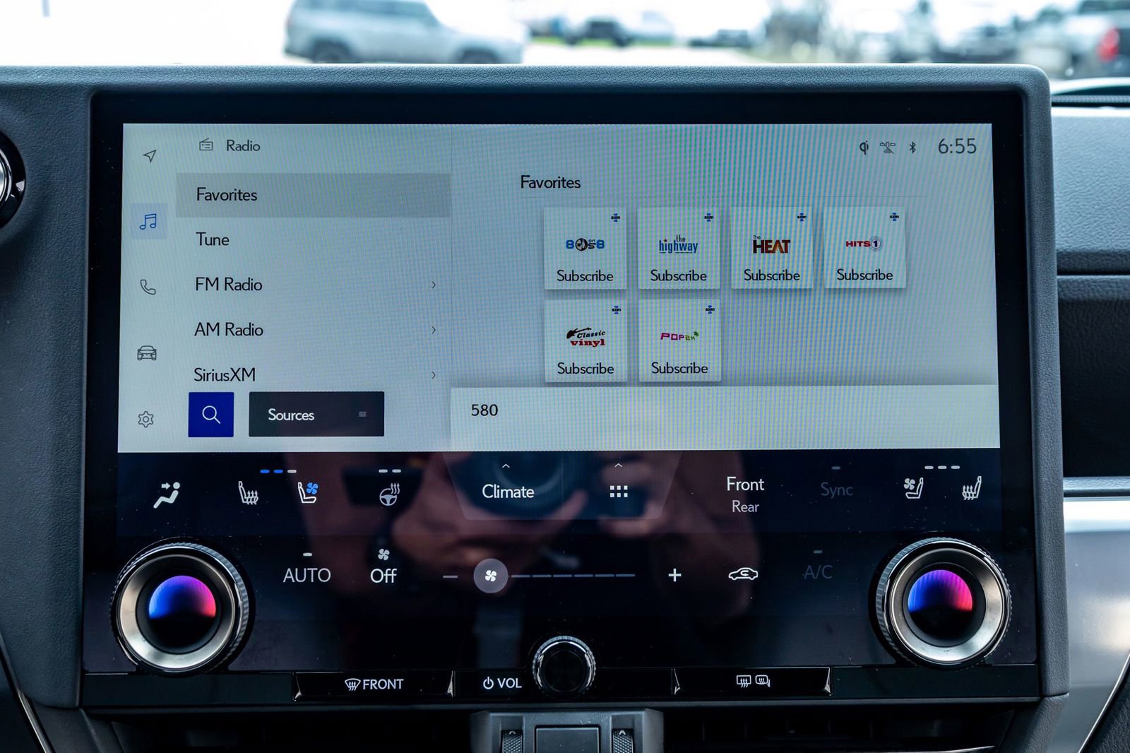 Used 2024 Lexus GX 550 w/ Accessory Package (2T) AWD/4WD image 24