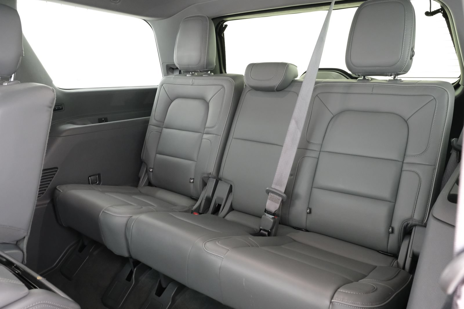 Used 2018 Lincoln Navigator Reserve w/ Technology Package AWD/4WD image 38