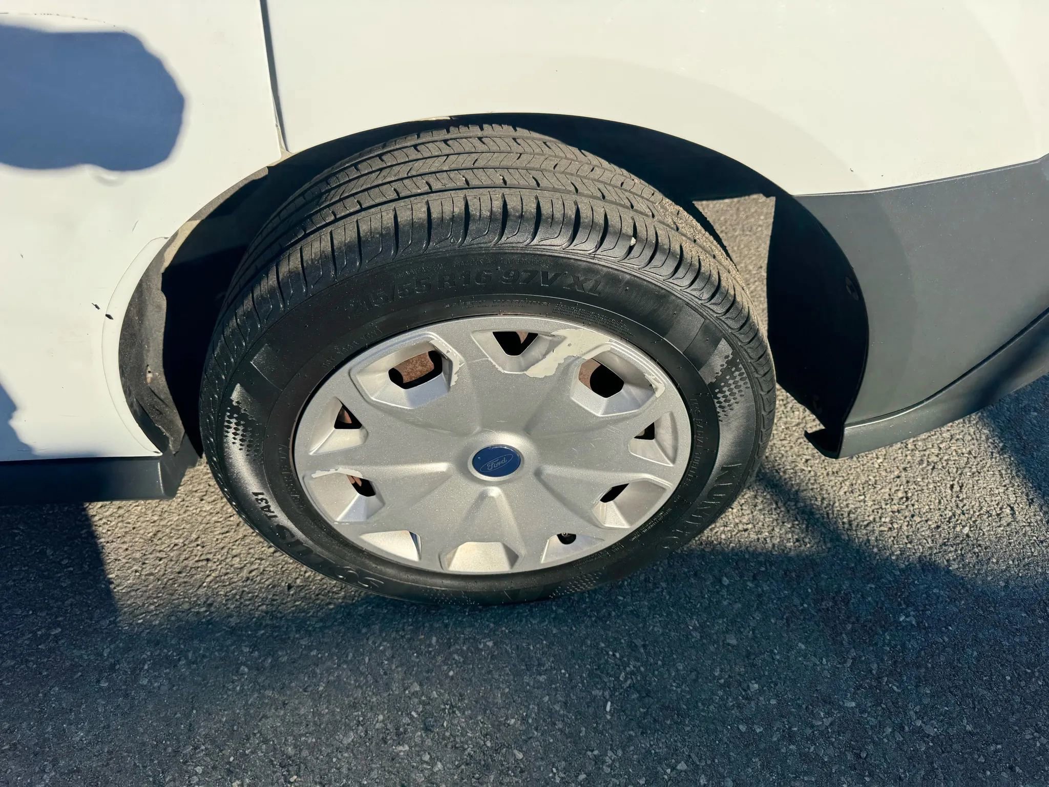 Used 2015 Ford Transit Connect XL image 30