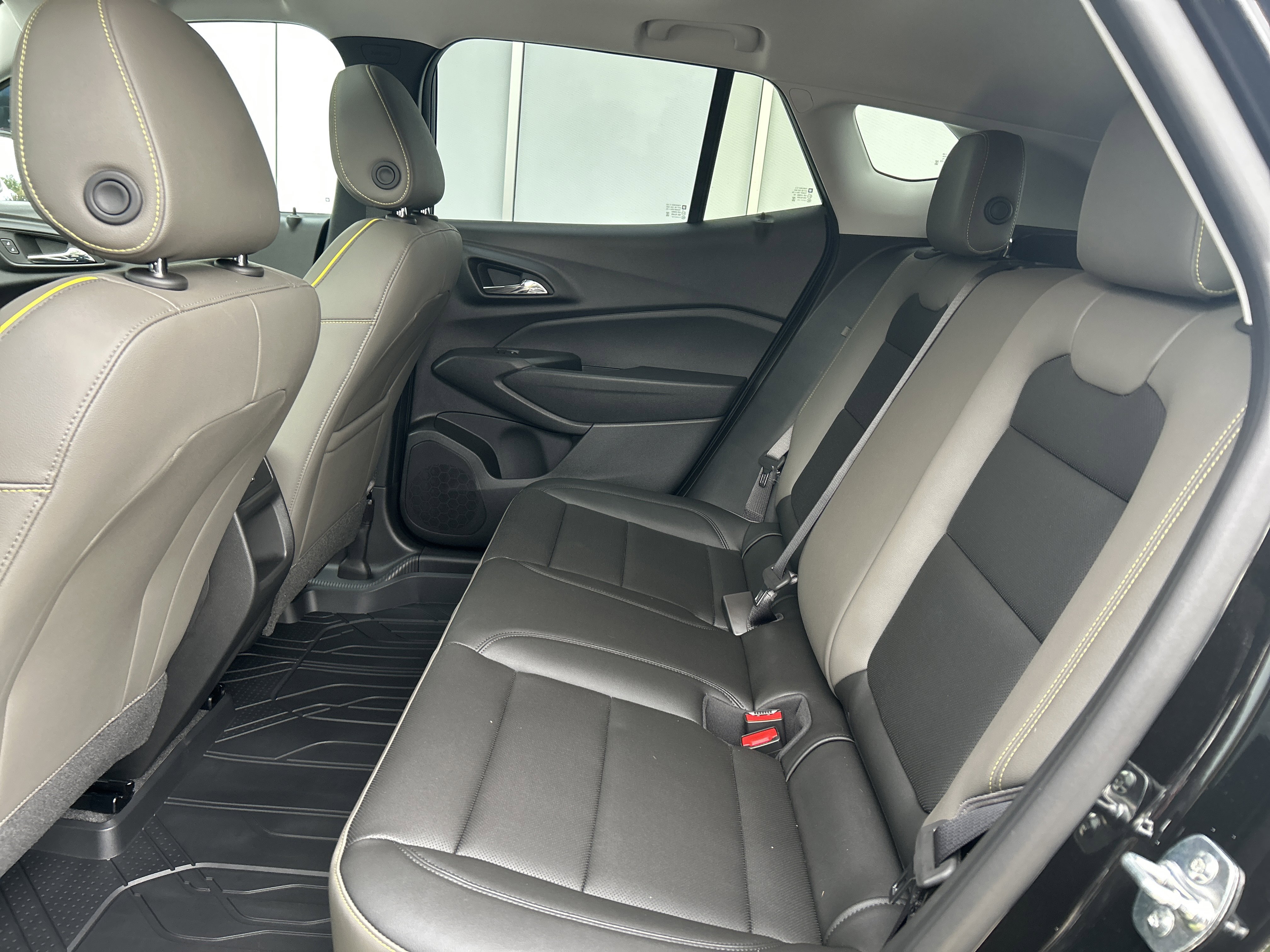 New 2025 Chevrolet Trax ACTIV w/ Sunroof Package image 51