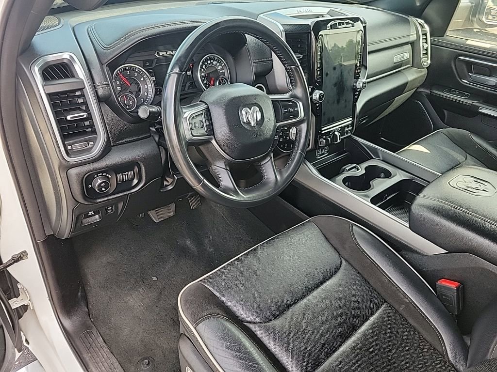 Used 2024 RAM 1500 Laramie AWD/4WD image 9