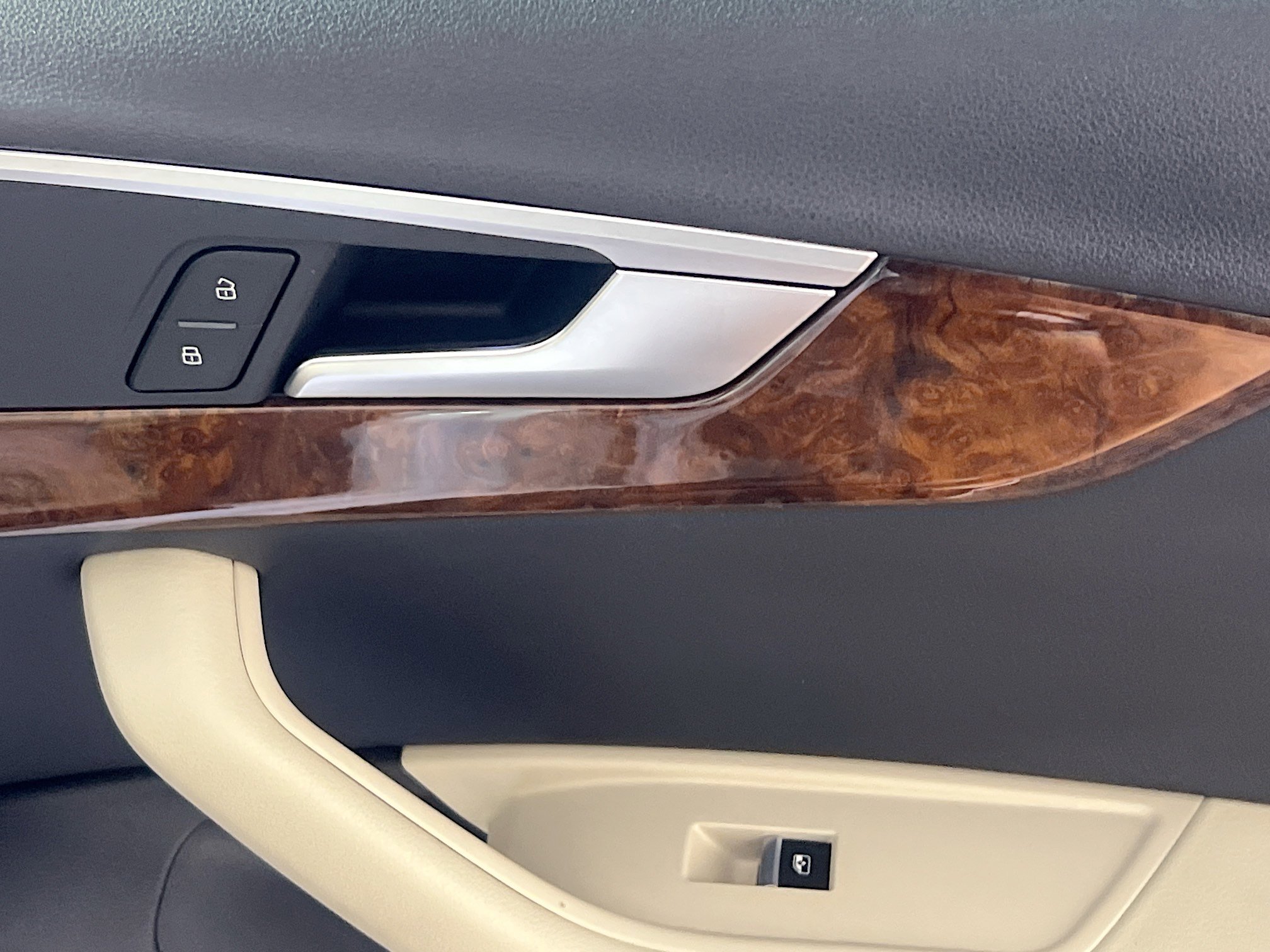 Used 2017 Audi A4 2.0T Ultra Premium w/ Convenience Package image 32