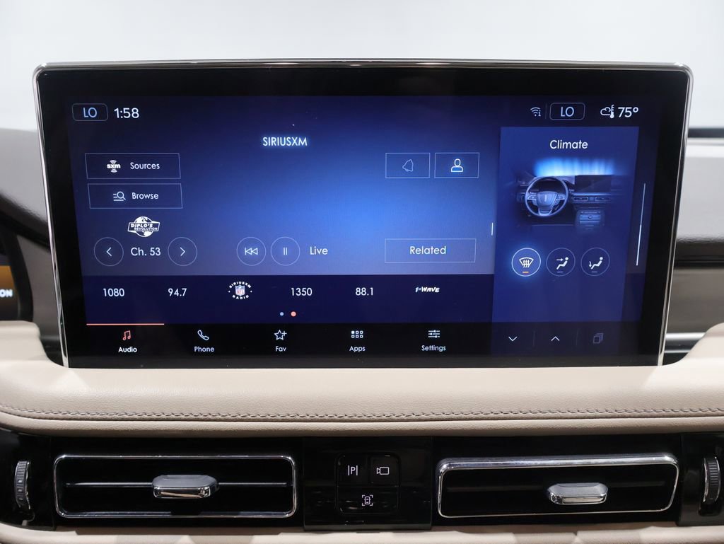 Used 2023 Lincoln Nautilus AWD image 30