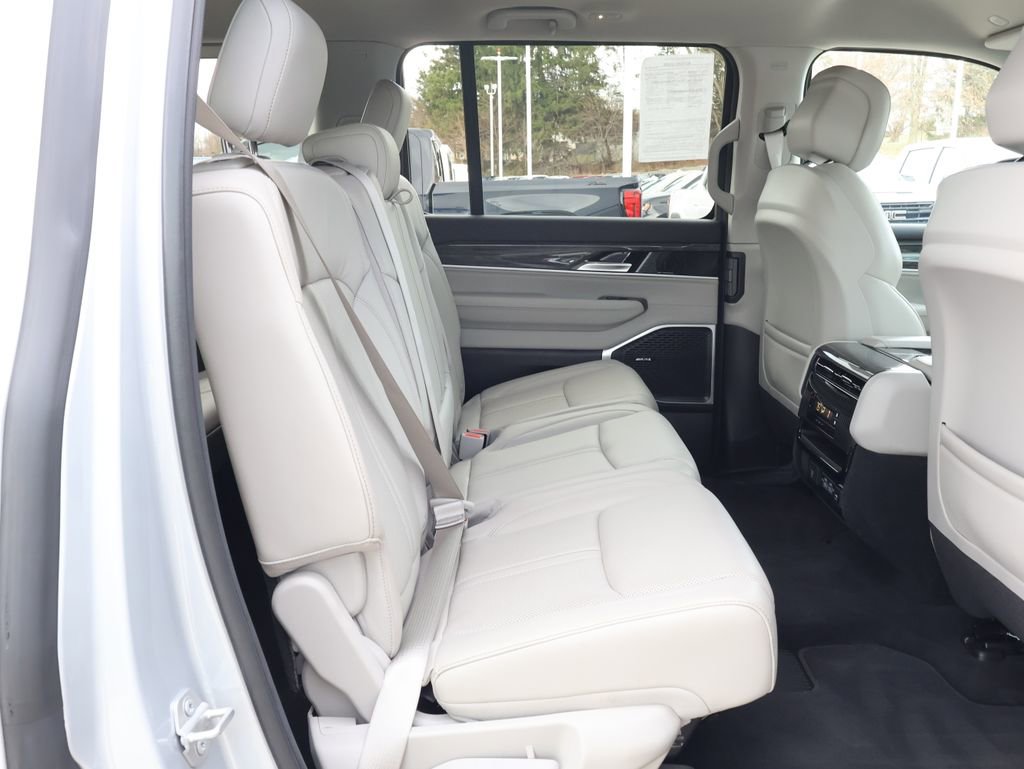 Used 2022 Jeep Wagoneer Series II image 36