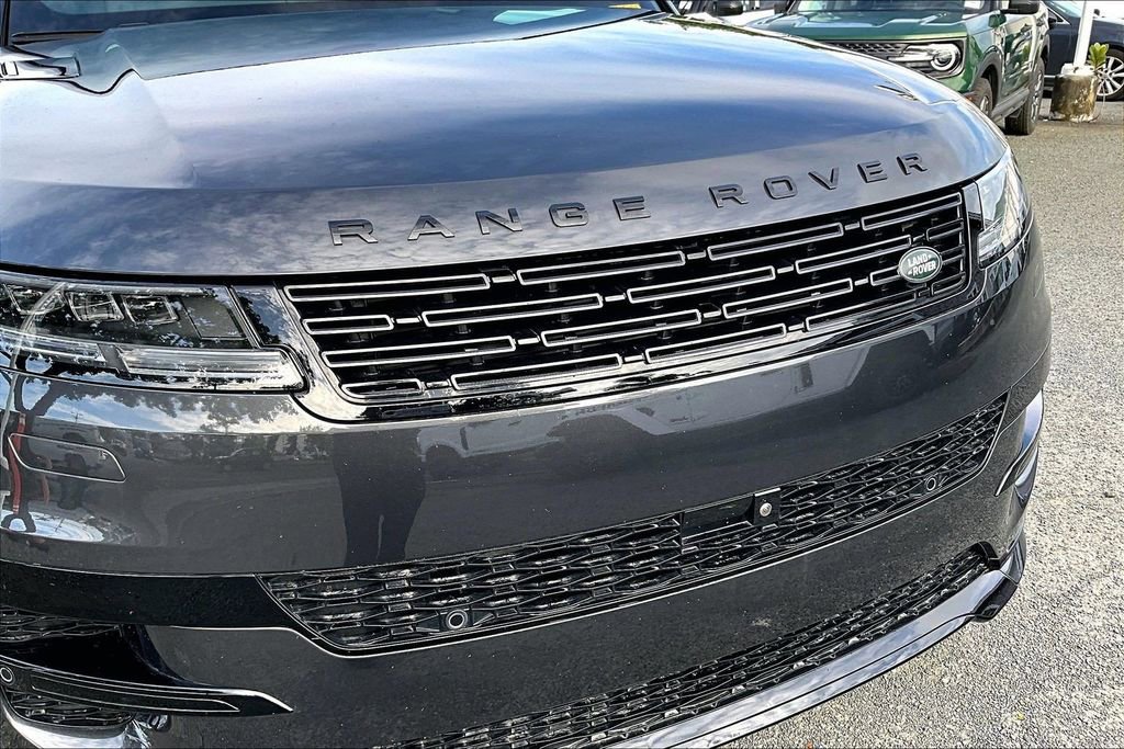 Used 2025 Land Rover Range Rover Sport Dynamic SE image 31