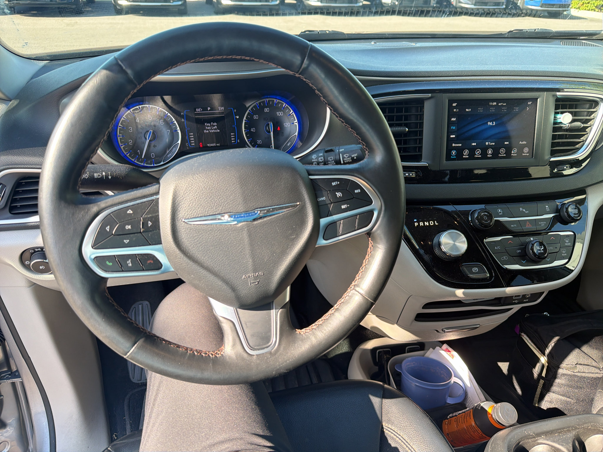 Used 2020 Chrysler Pacifica Touring-L FWD image 10