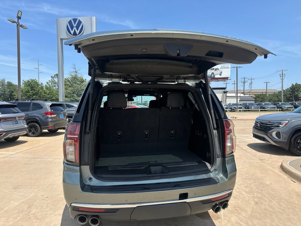 Used 2023 Chevrolet Tahoe Premier AWD/4WD image 17