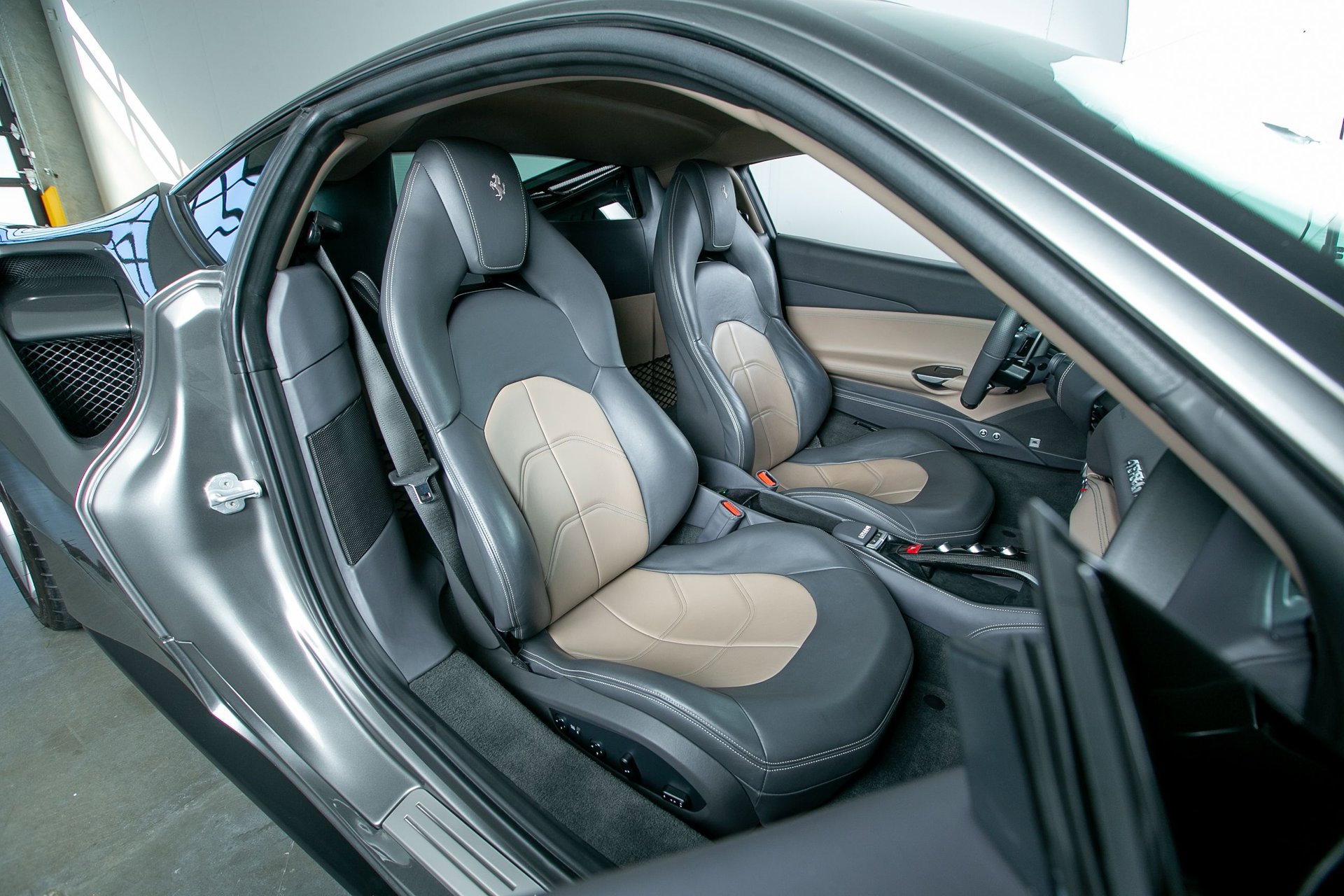 Used 2016 Ferrari 488 GTB image 15