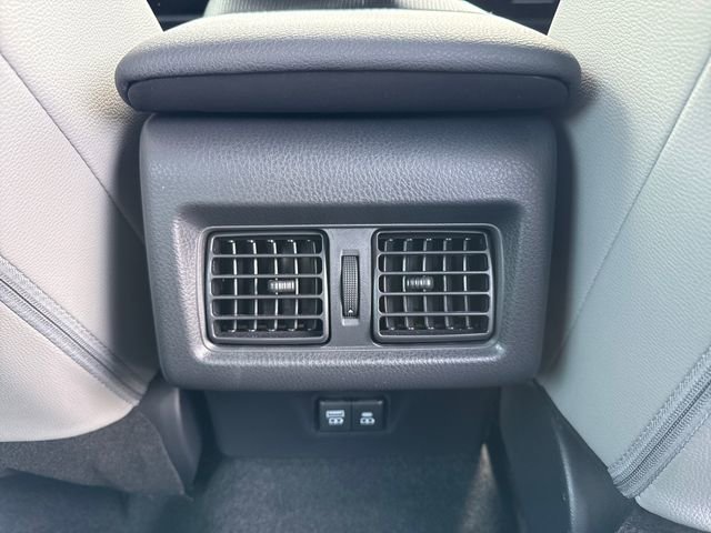 Used 2025 Toyota Camry SE w/ Convenience Package FWD image 21