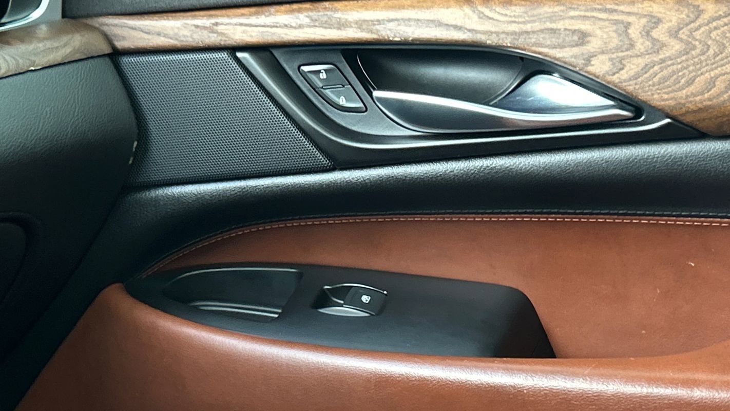 Used 2020 Cadillac Escalade Premium Luxury AWD/4WD image 37