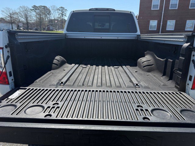 Used 2017 Nissan Titan PRO-4X AWD/4WD image 15