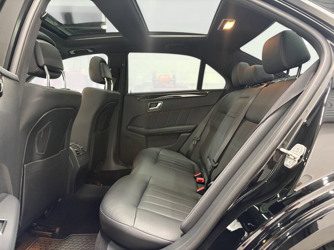Used 2016 Mercedes-Benz E 400 4MATIC Sedan image 12