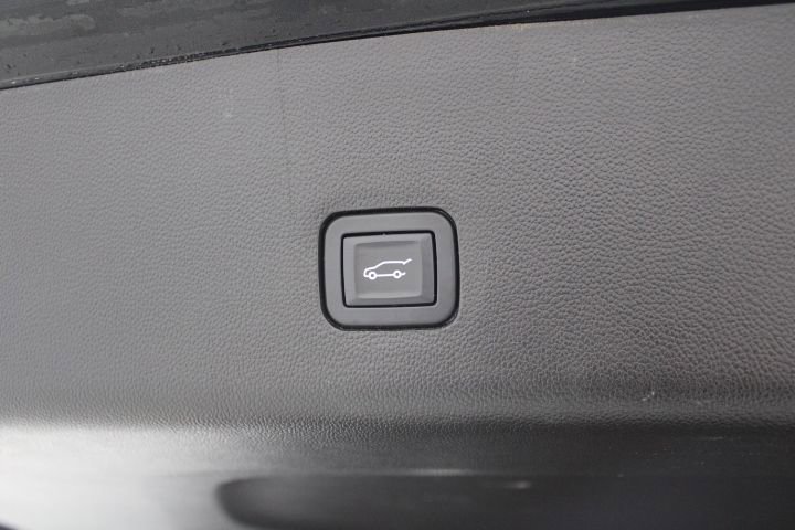 Used 2019 Chevrolet Traverse High Country w/ LPO, Cargo Package image 18