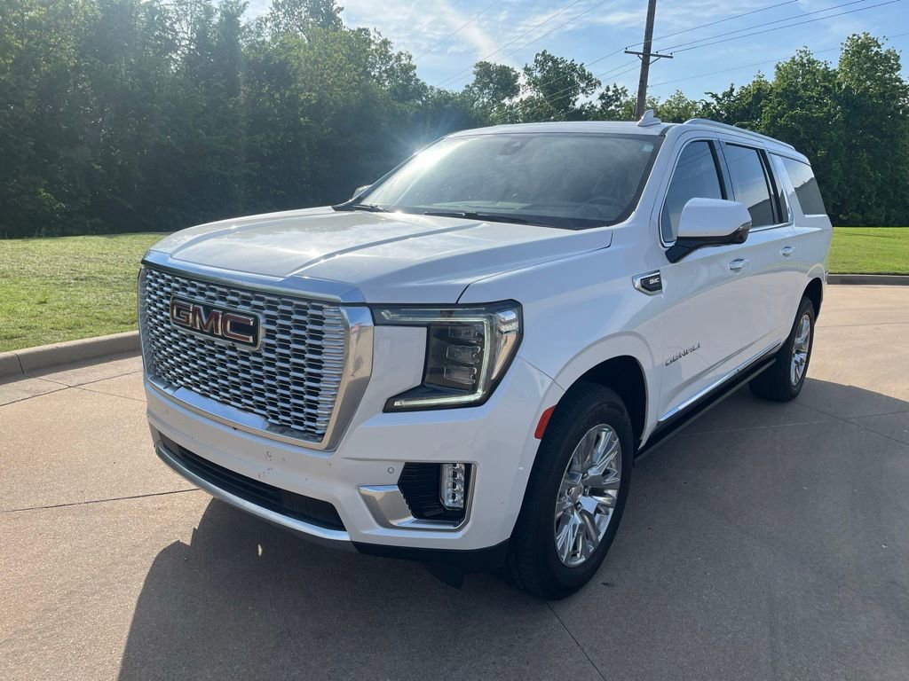 Used 2022 GMC Yukon XL Denali AWD/4WD image 1