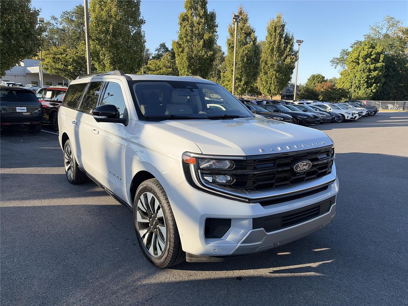 Used 2025 Ford Expedition Max Platinum w/ Driver's Package AWD/4WD image 7