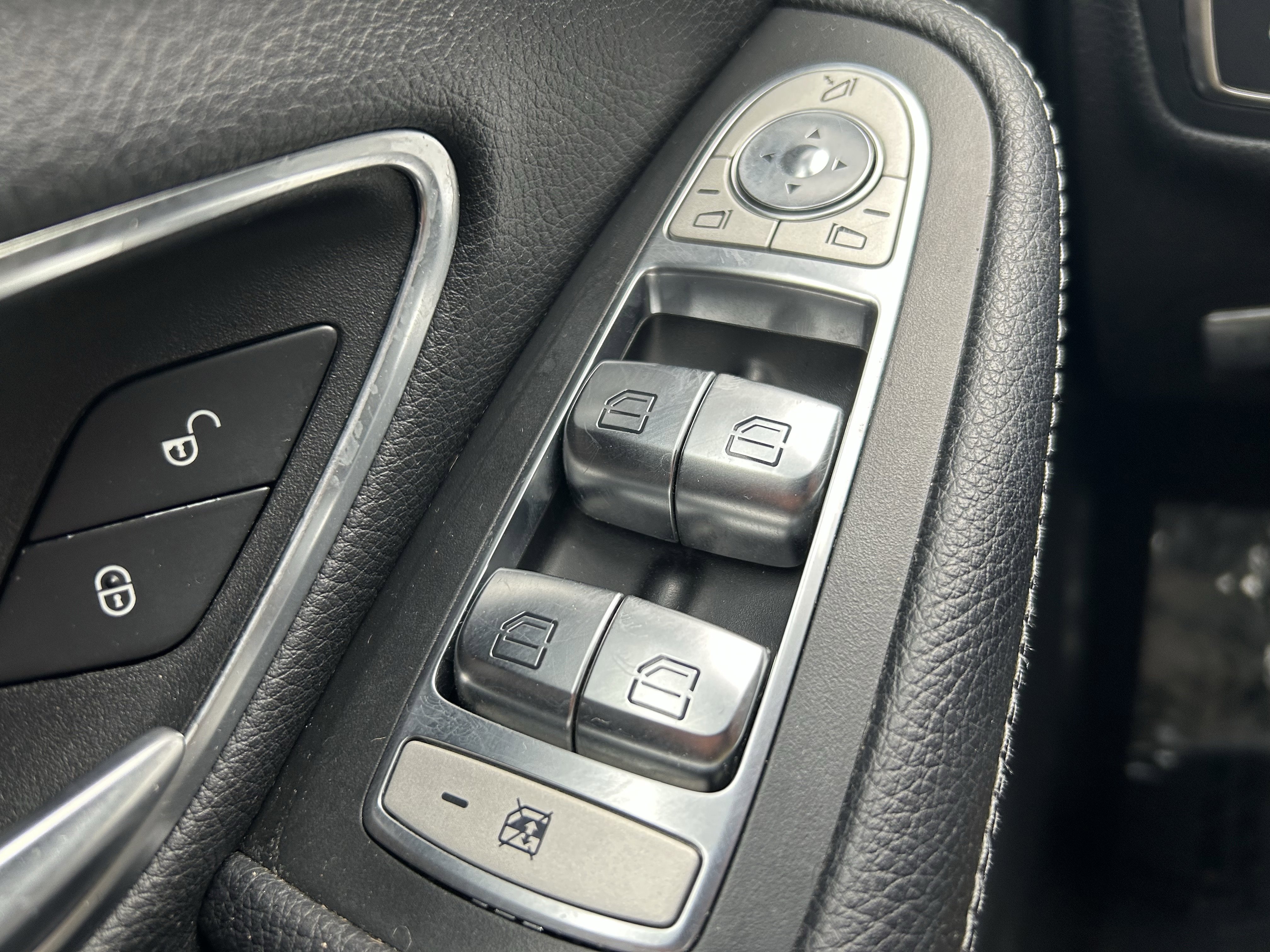 Used 2018 Mercedes-Benz C 300 4MATIC Sedan image 20