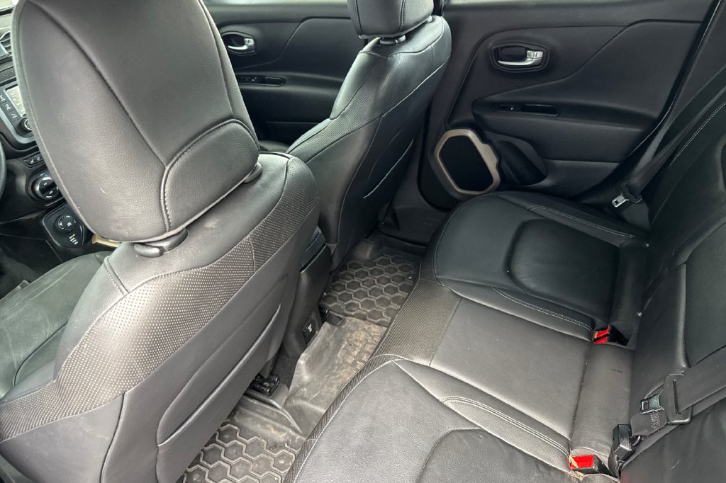 Used 2015 Jeep Renegade Limited w/ Safety & Security Group I AWD/4WD image 15