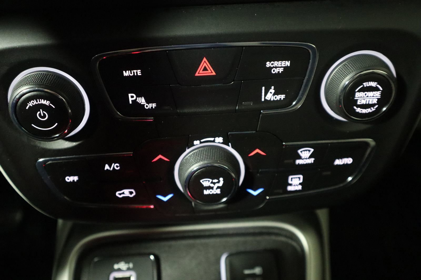 Used 2021 Jeep Compass Latitude w/ Driver Assistance Group image 47