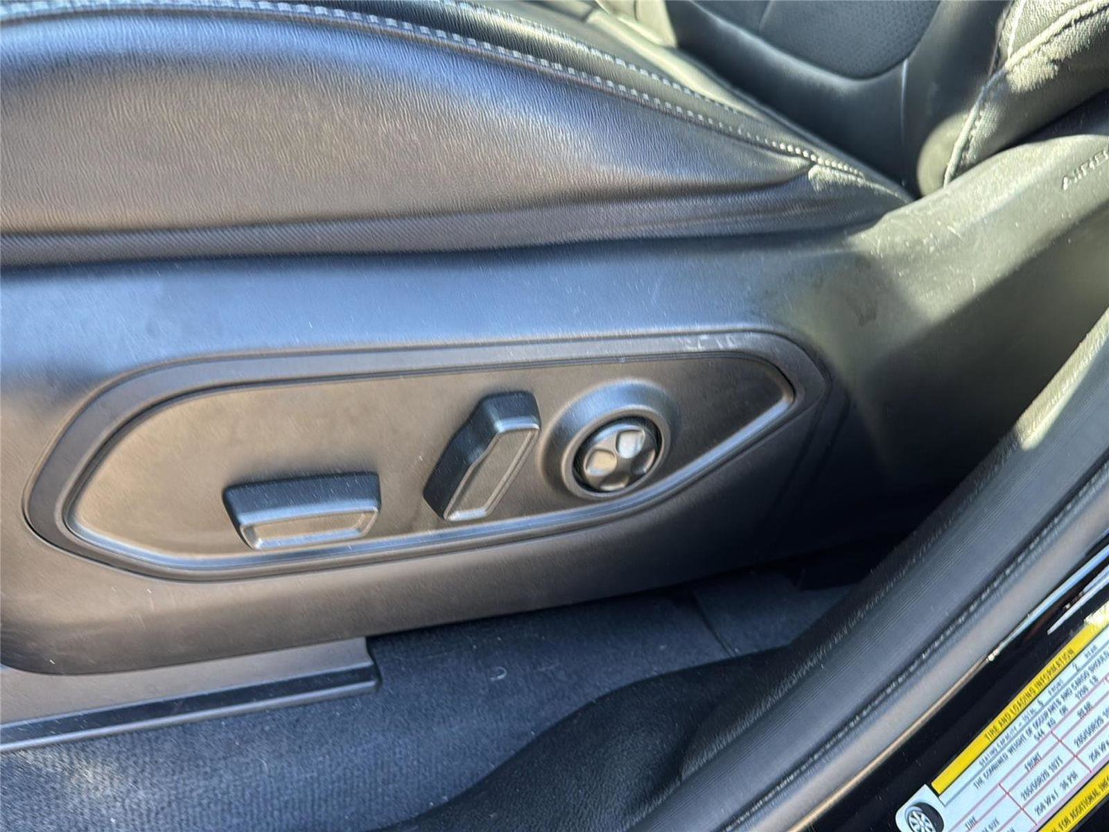 Used 2023 Jeep Grand Cherokee L Laredo image 16