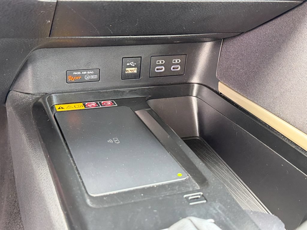 Used 2025 Toyota Camry LE FWD image 27