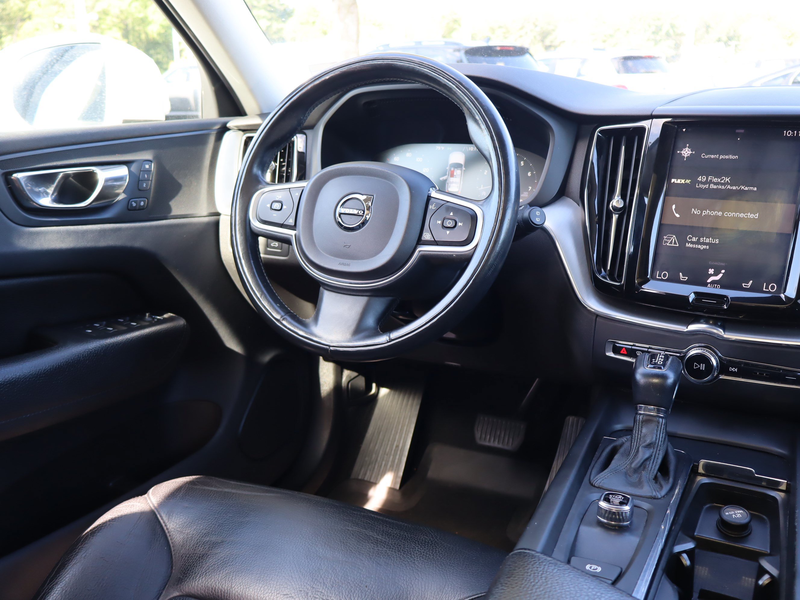 Used 2018 Volvo XC60 T6 Momentum w/ Vision Package AWD/4WD image 12