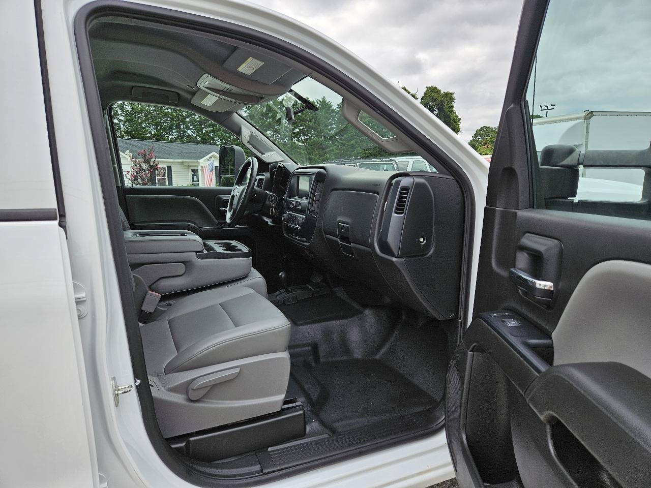 Used 2019 Chevrolet Silverado 2500 W/T AWD/4WD image 30