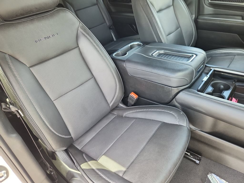 Used 2023 GMC Yukon Denali AWD/4WD image 14