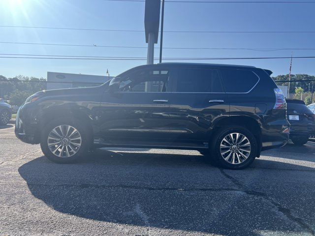 Used 2022 Lexus GX 460 Luxury w/ Accessory Package AWD/4WD image 2