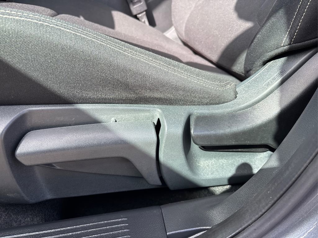 Used 2023 Nissan Rogue S image 22