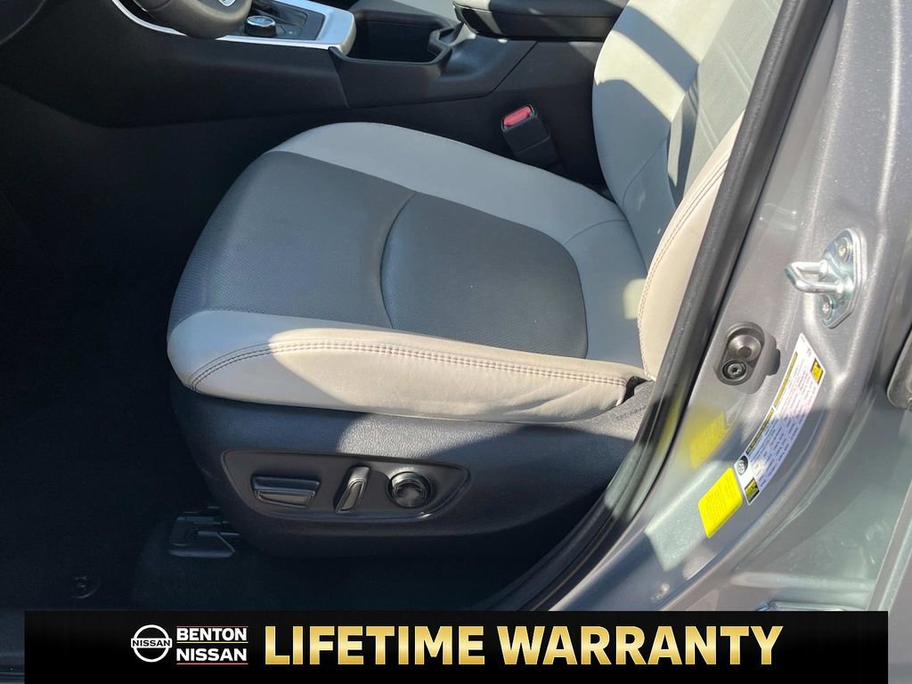 Used 2023 Toyota RAV4 Limited image 34