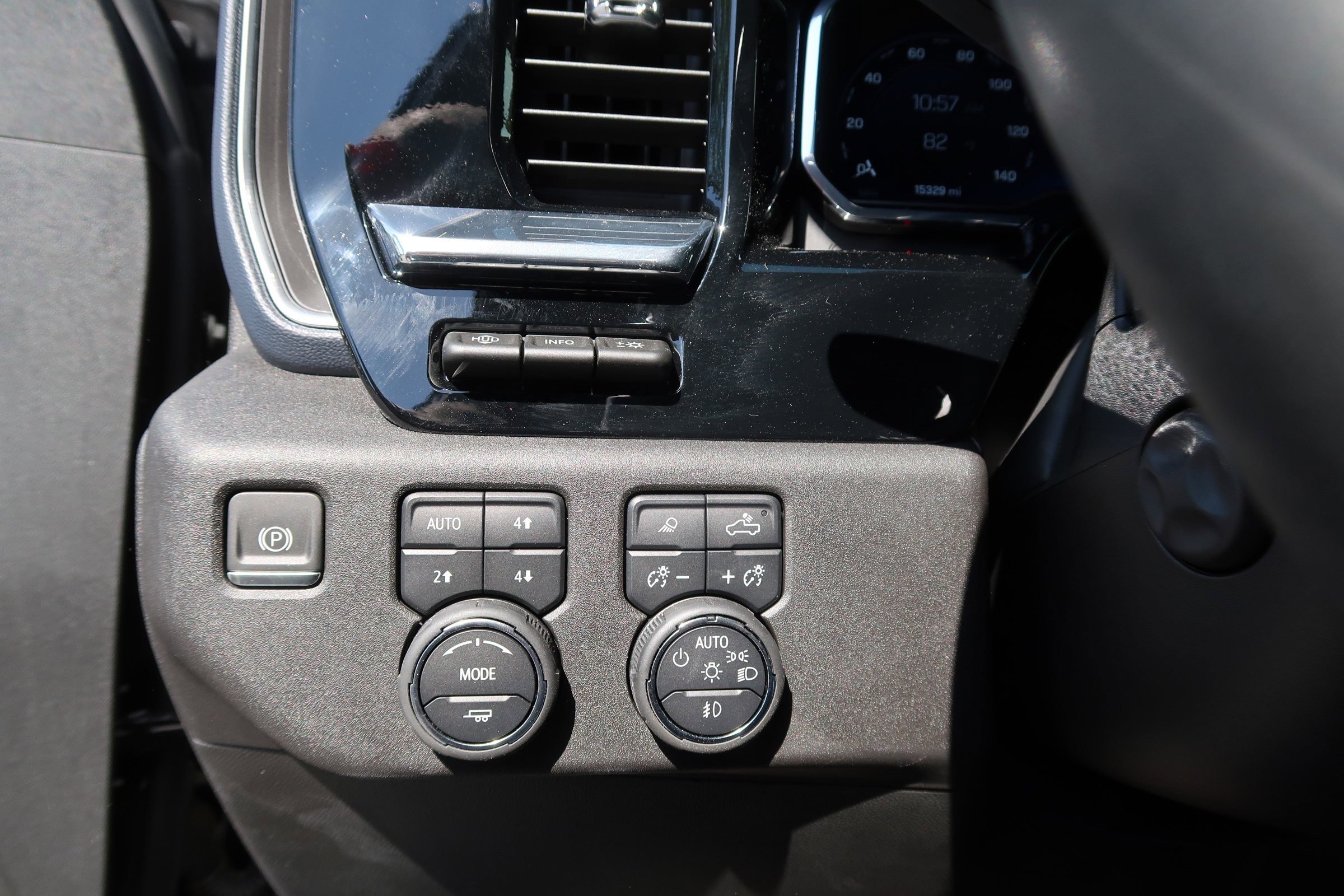 Certified 2024 Chevrolet Silverado 1500 High Country w/ Technology Package AWD/4WD image 20
