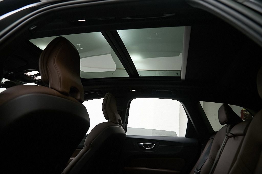 Used 2023 Volvo XC60 B5 Plus w/ Climate Package image 22