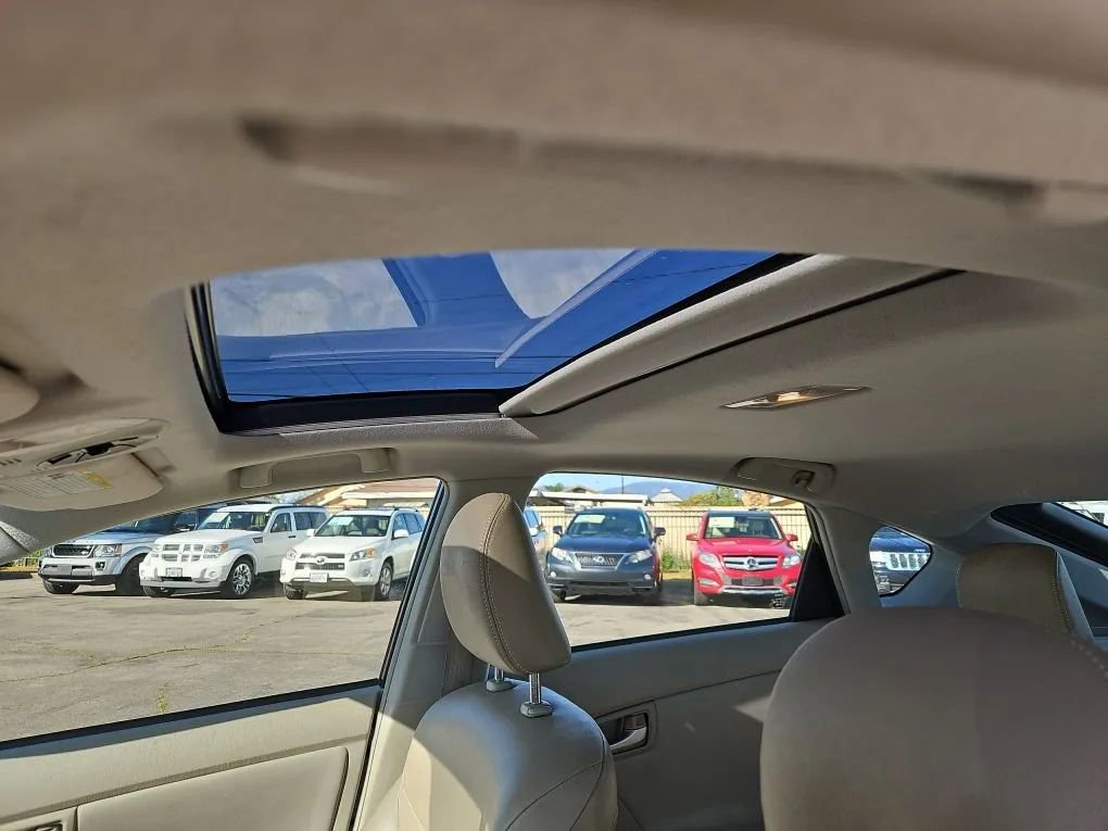 Used 2012 Toyota Prius Four w/ Deluxe Solar Roof Pkg image 25