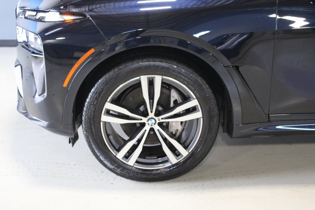 Used 2024 BMW X7 xDrive40i w/ M Sport Package image 6